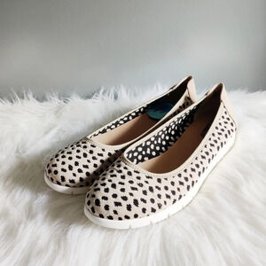 *NWOB* Seychelles Spotted Slip Resistant Flat